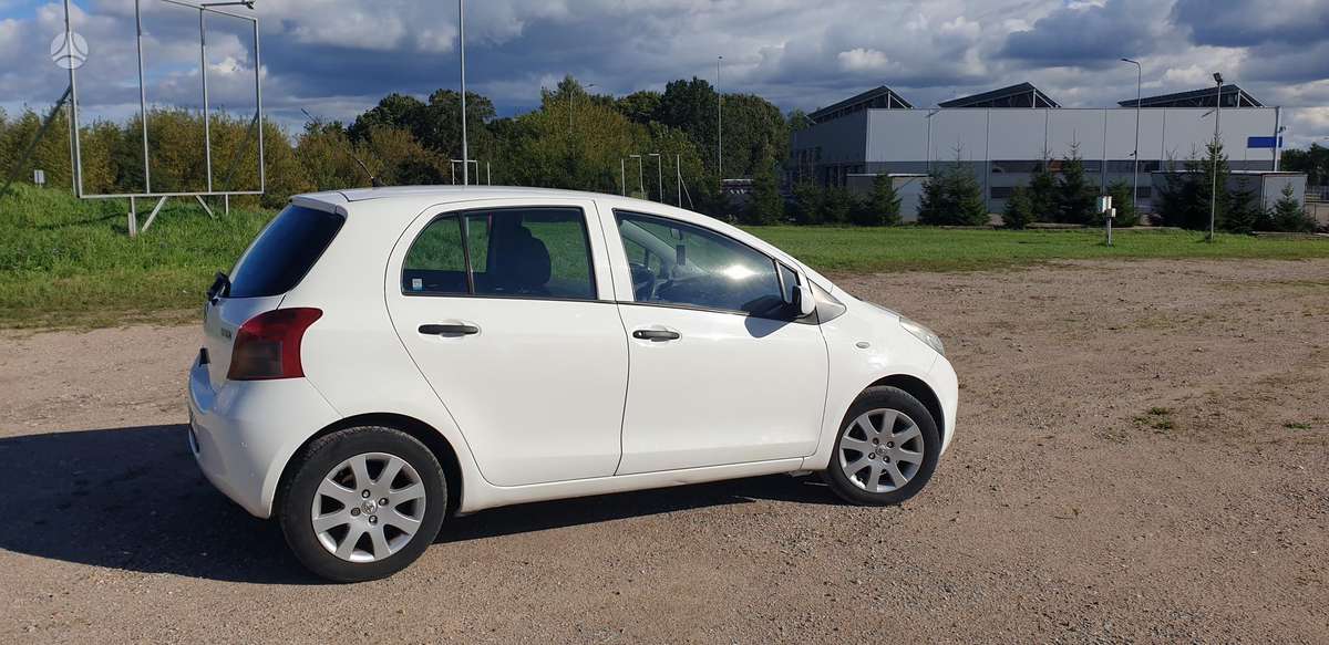 Toyota Yaris - 7