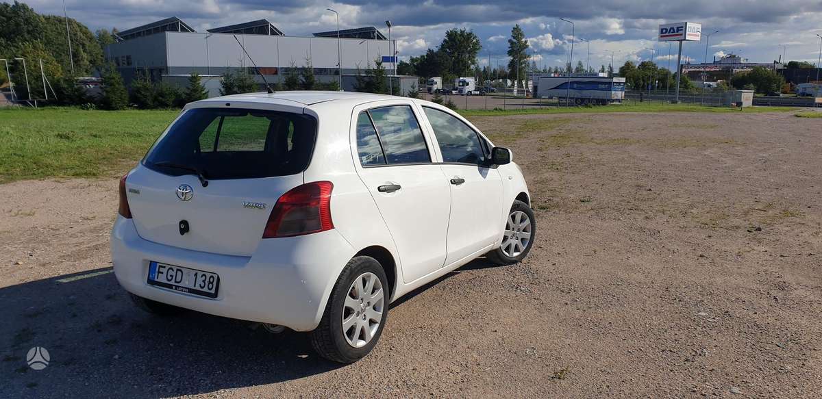 Toyota Yaris - 8