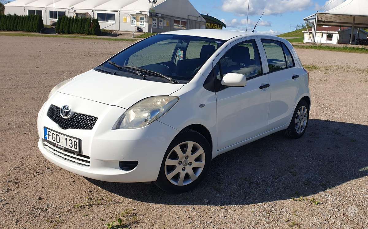 Toyota Yaris - 1