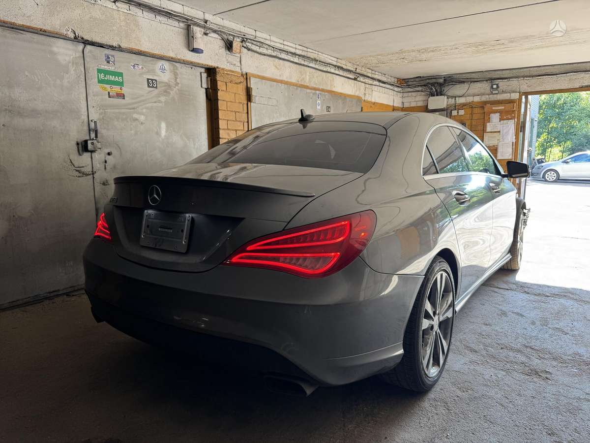 Mercedes-Benz CLA250, hatchback