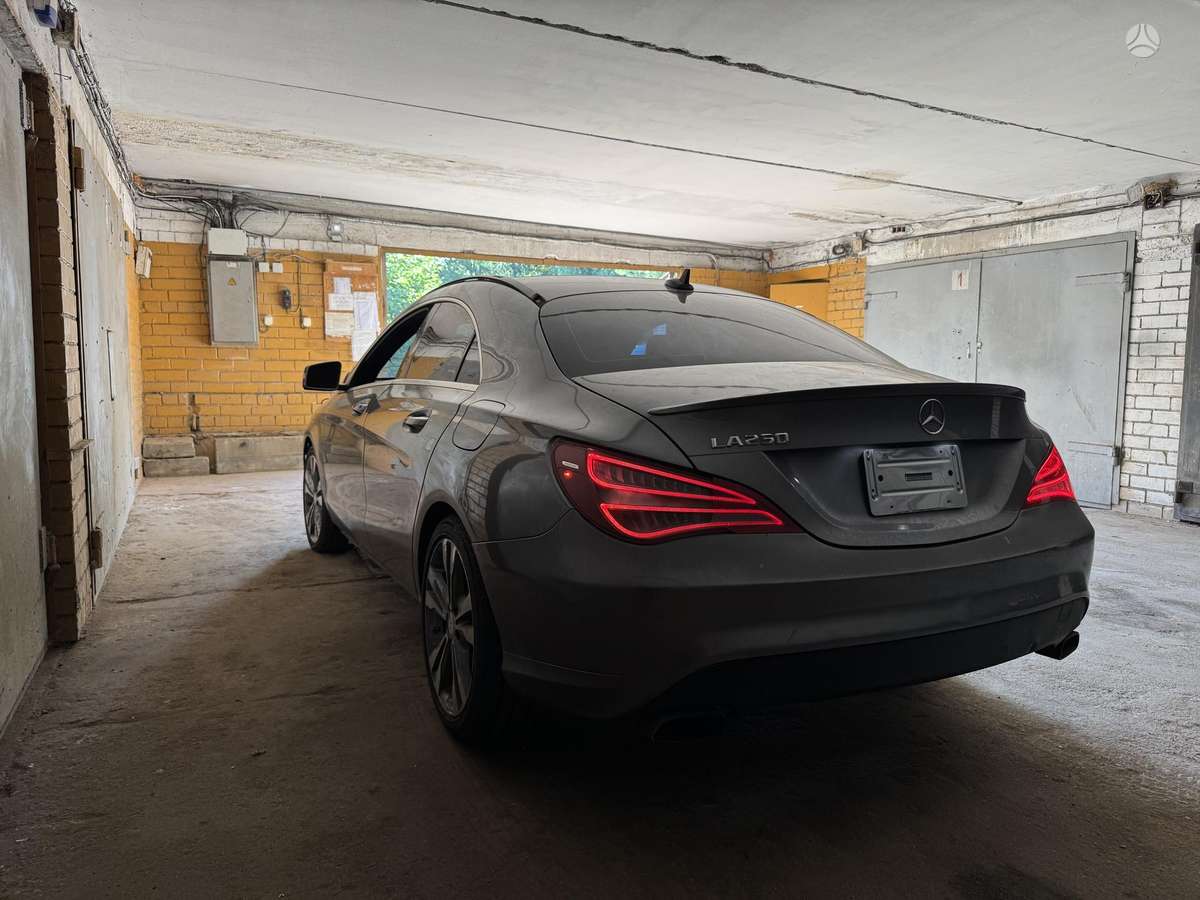 Mercedes-Benz CLA250, hatchback