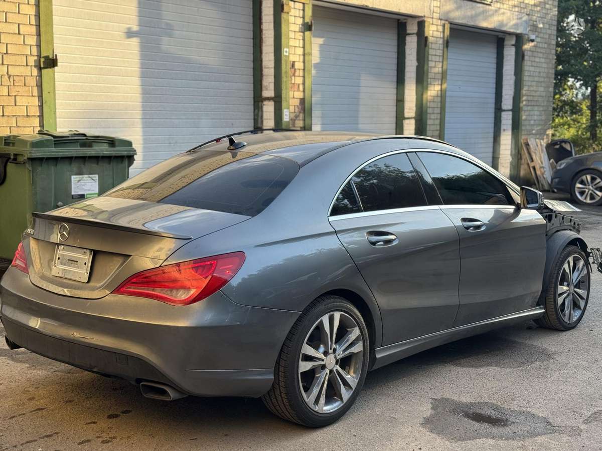 Mercedes-Benz CLA250, hatchback