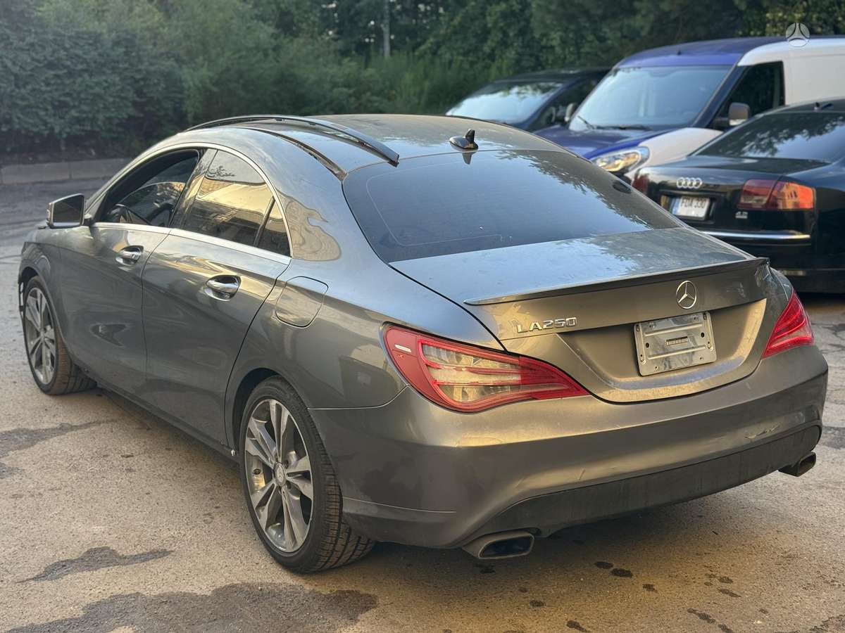 Mercedes-Benz CLA250, hatchback