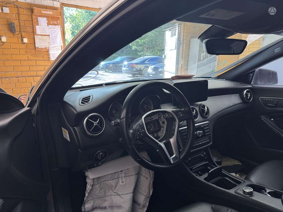 Mercedes-Benz CLA250, hatchback