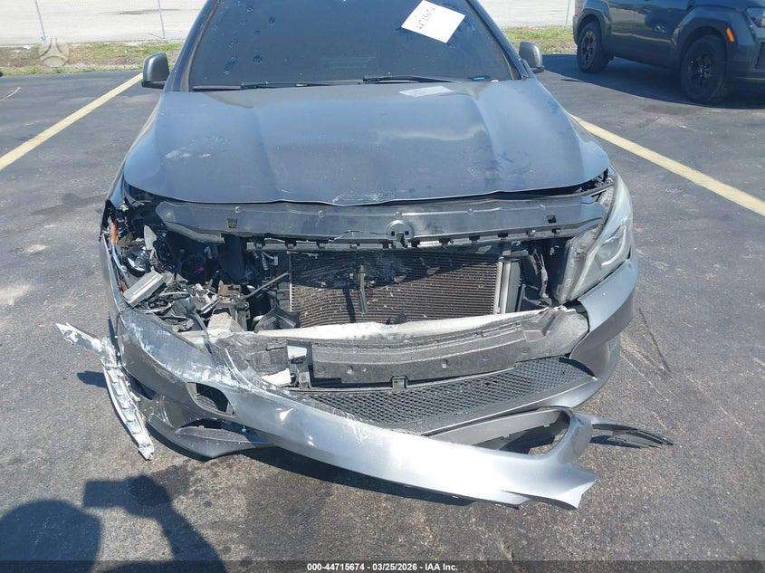 Mercedes-Benz CLA250, hatchback