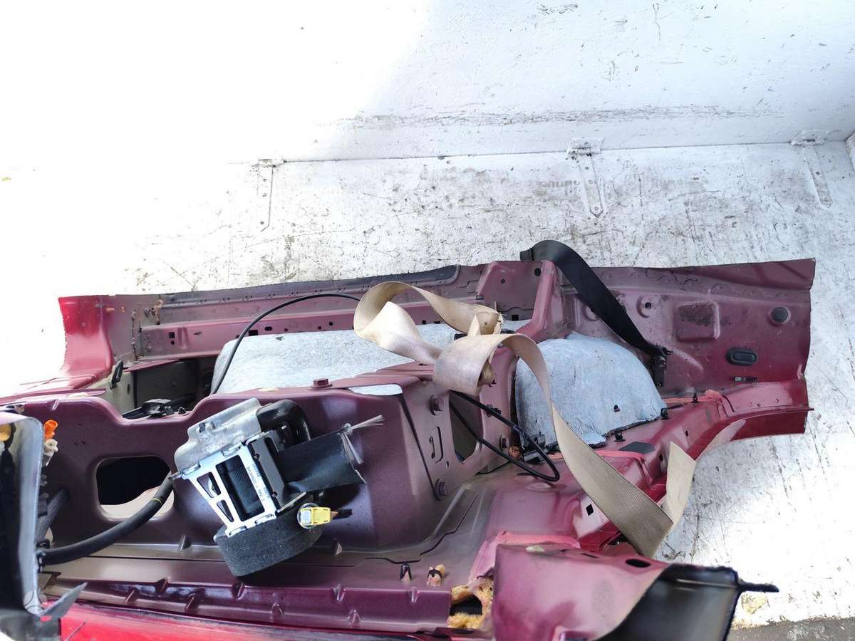 Peugeot 3008 hood (front, rear)