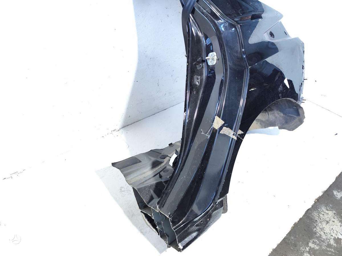 Nissan Leaf hood (front, rear)