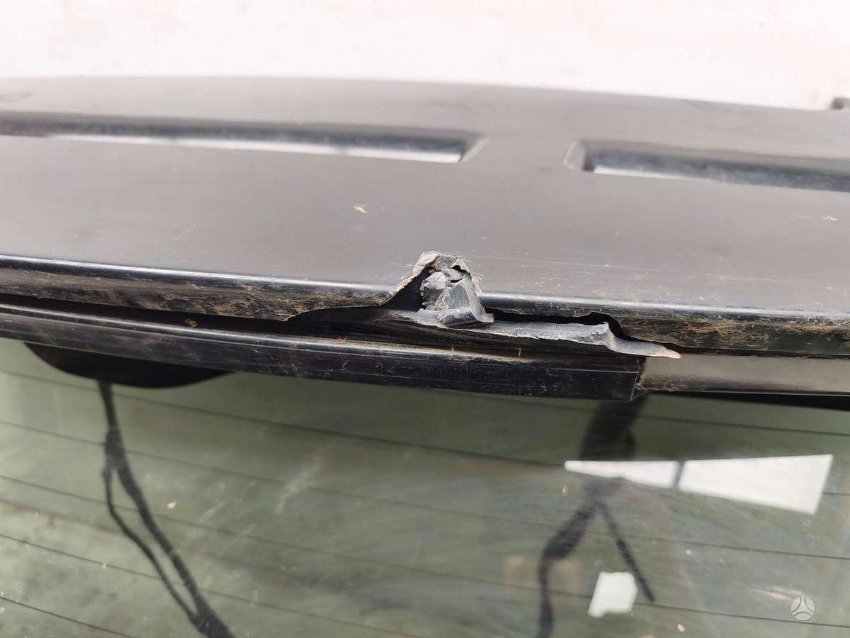 Land Rover Discovery hood (front, rear)