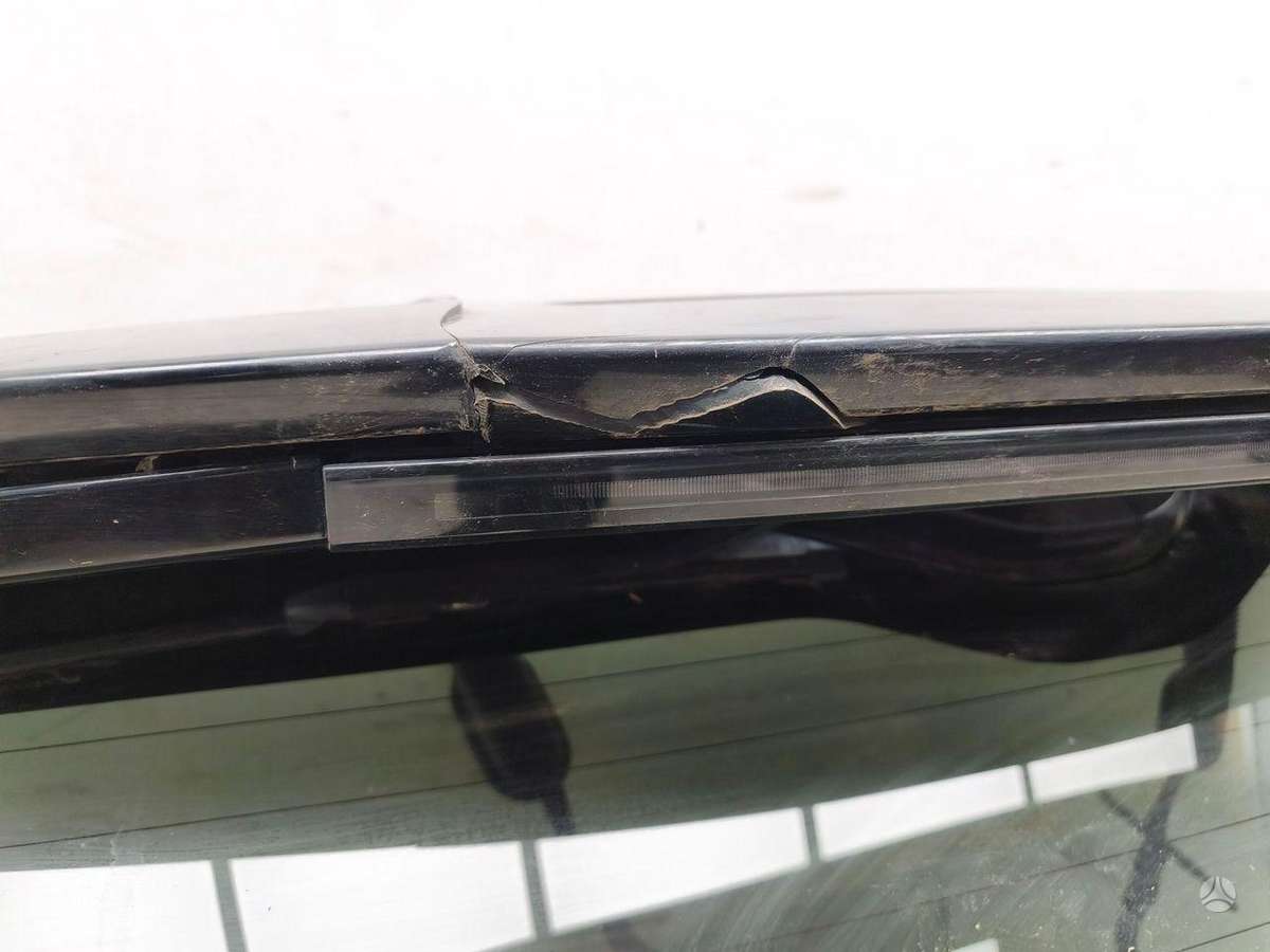 Land Rover Discovery hood (front, rear)