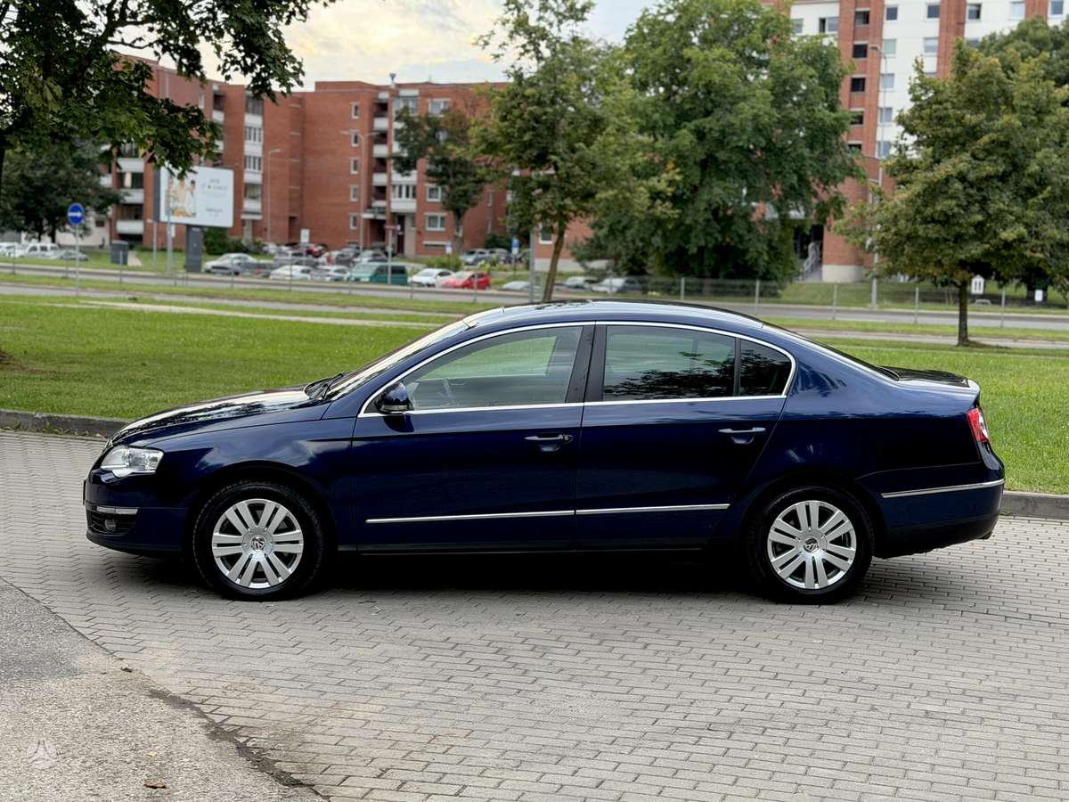Volkswagen Passat - 4