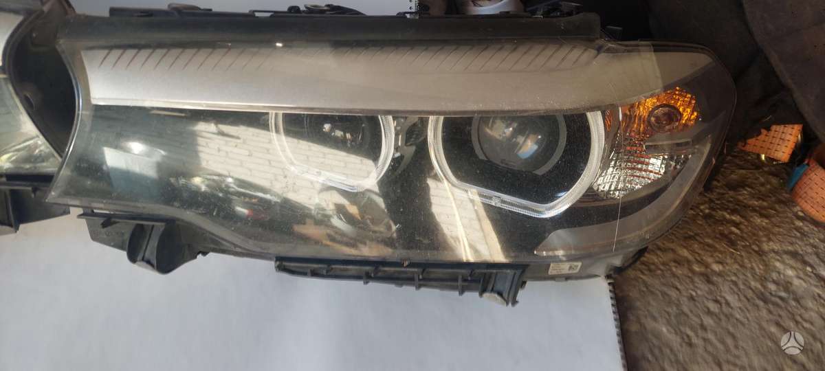 BMW 5 serija žibintai