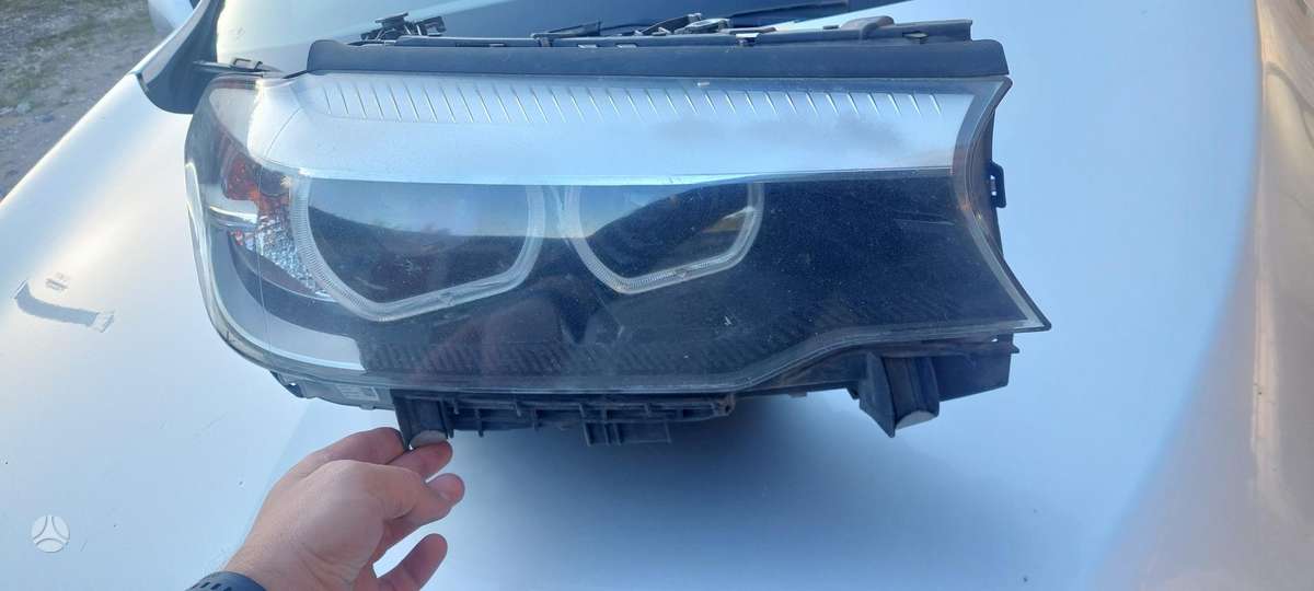 BMW 5 serija žibintai