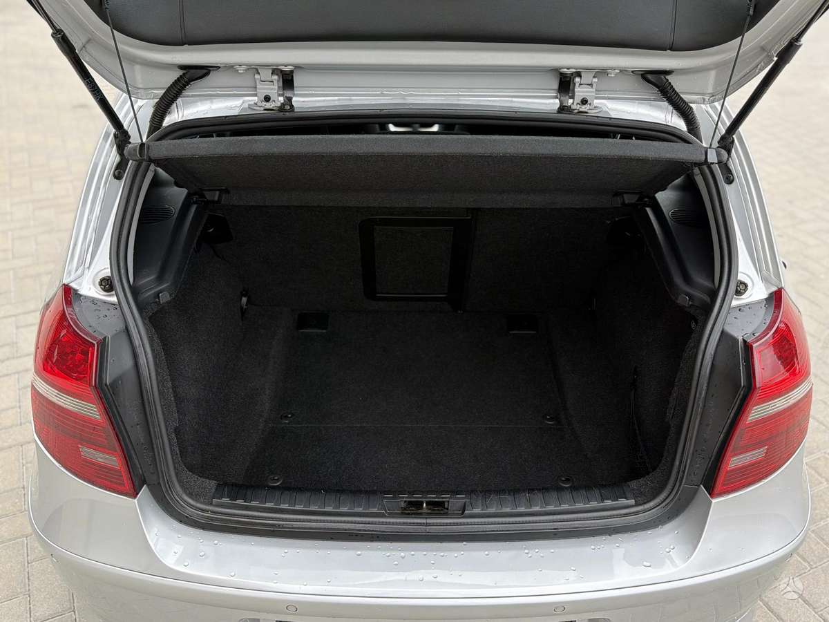 BMW 118, 2.0 l., hatchback
