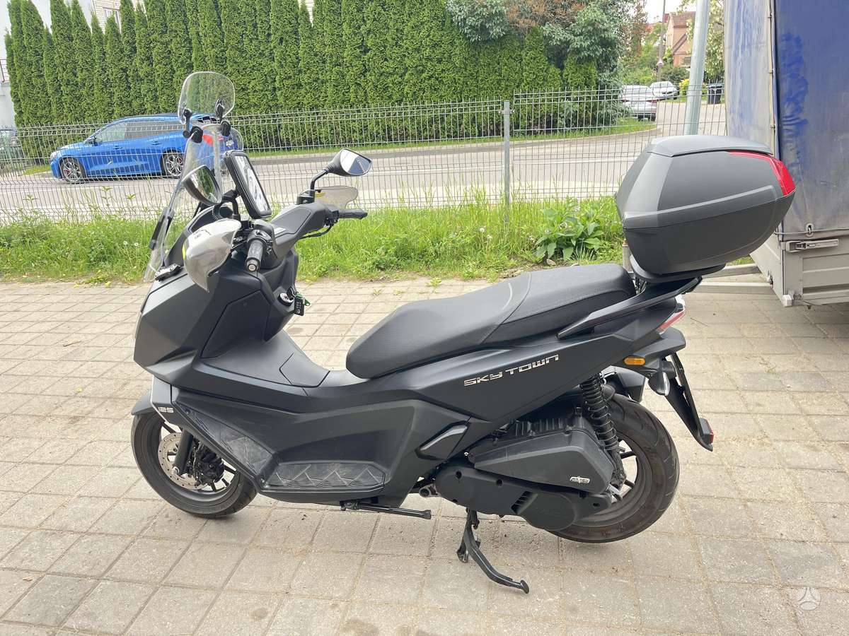 Kymco SKYTOWN 125 125cc, scooters / mopeds