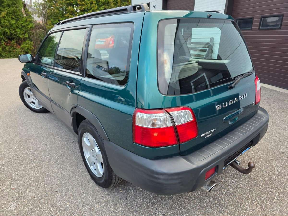 Subaru Forester, 2.0 l., off-road / crossover