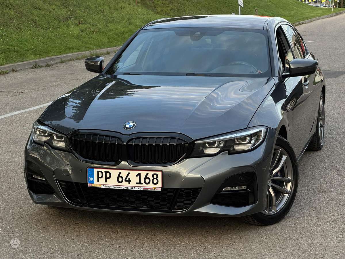 BMW 330, 2.0 l., Седан