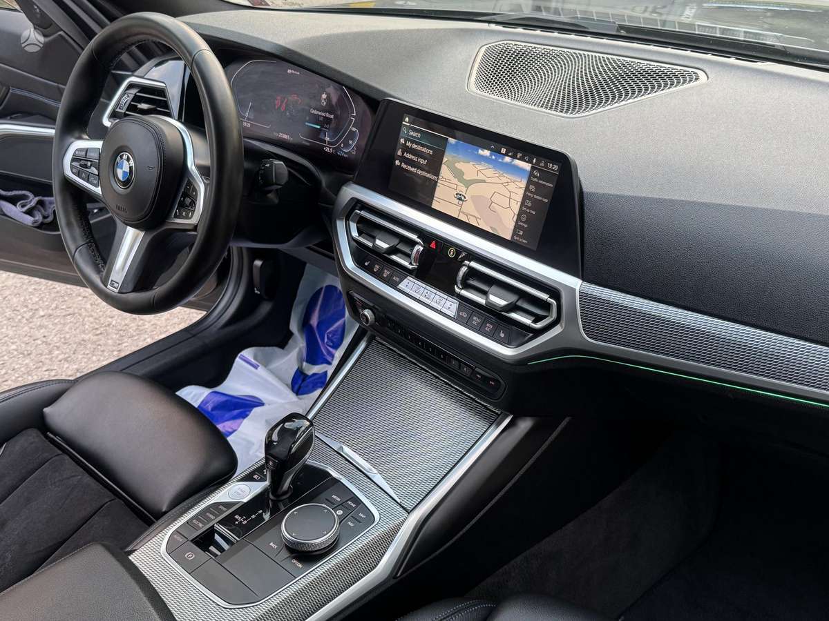 BMW 330, 2.0 l., Седан