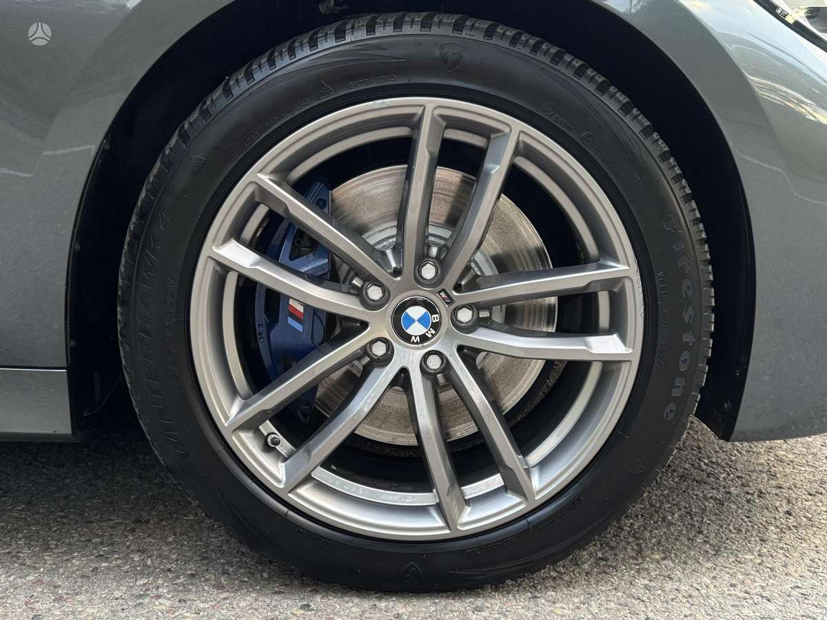 BMW 330, 2.0 l., Седан