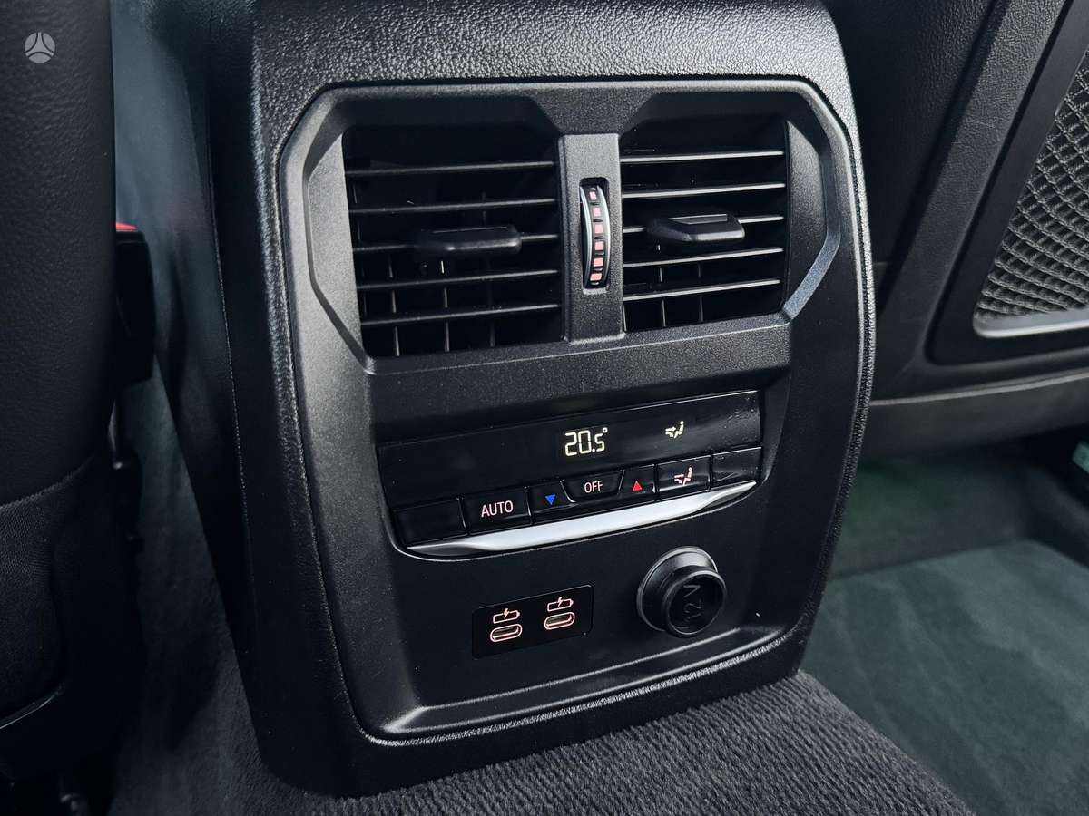 BMW 330, 2.0 l., Седан