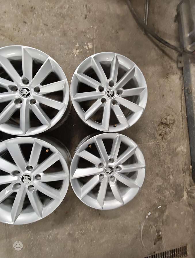 Skoda Super b, lengvojo lydinio, R16