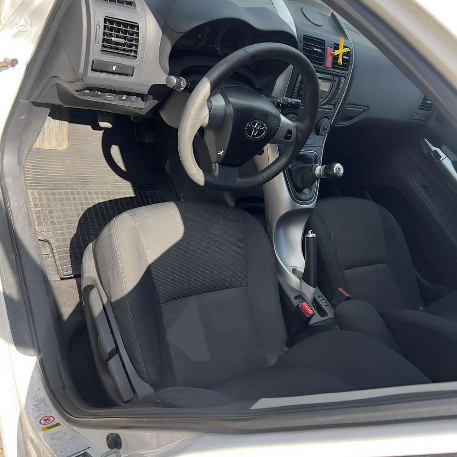 Toyota Auris, 2.0 l., hatchback