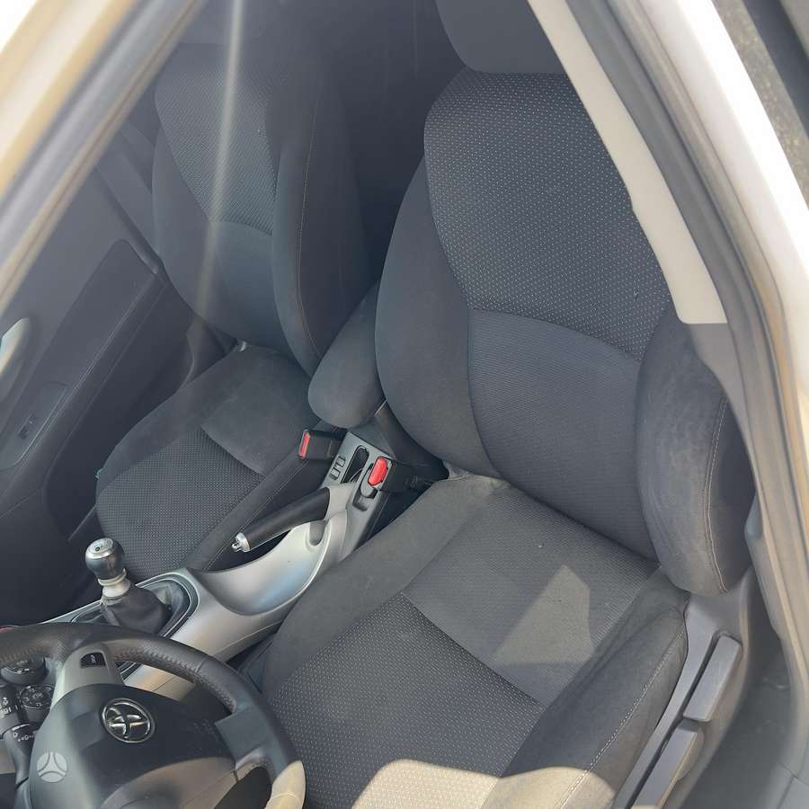Toyota Auris, 2.0 l., hatchback