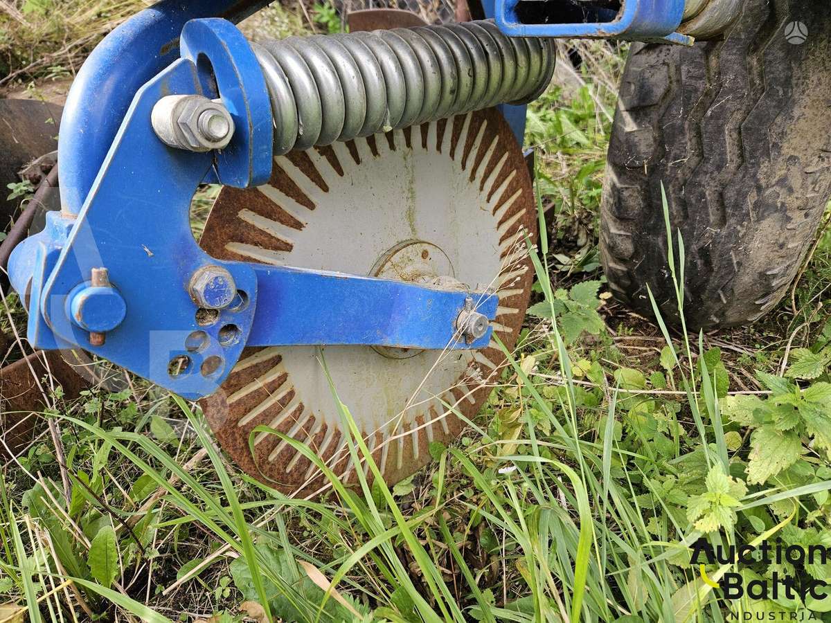 Överum DX51075 H XL, ploughs