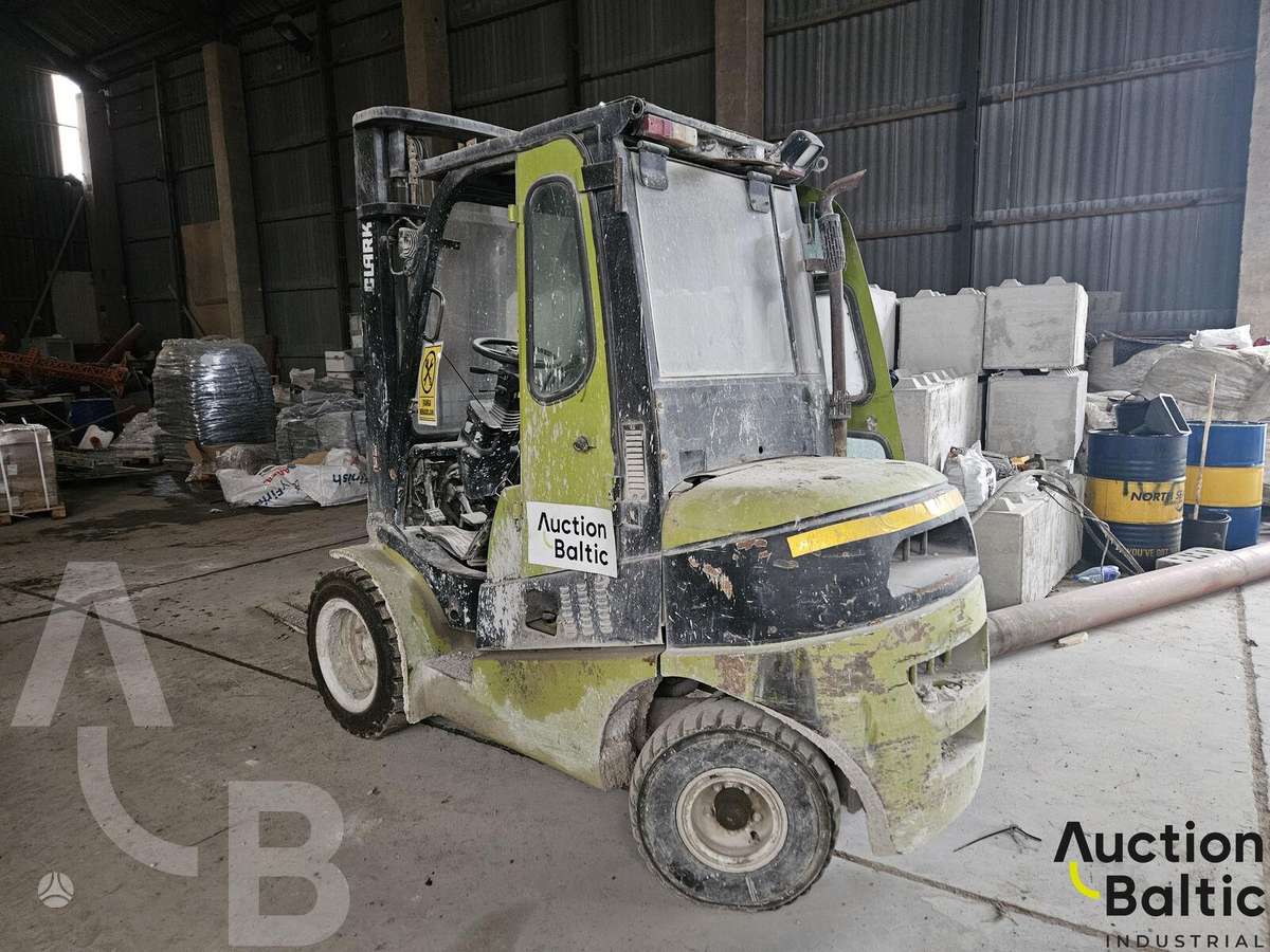 Clark C300, вилочные погрузчики