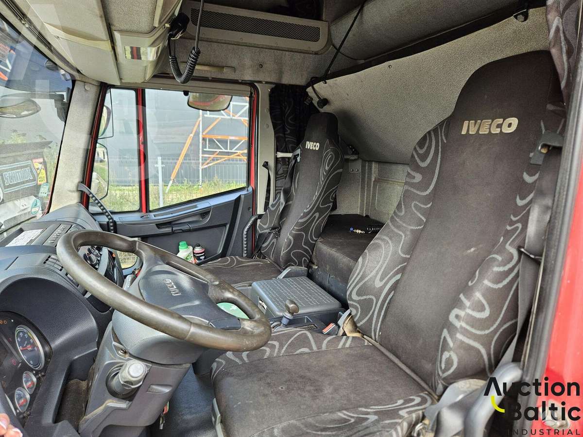 Iveco ML 120E25, автовозы