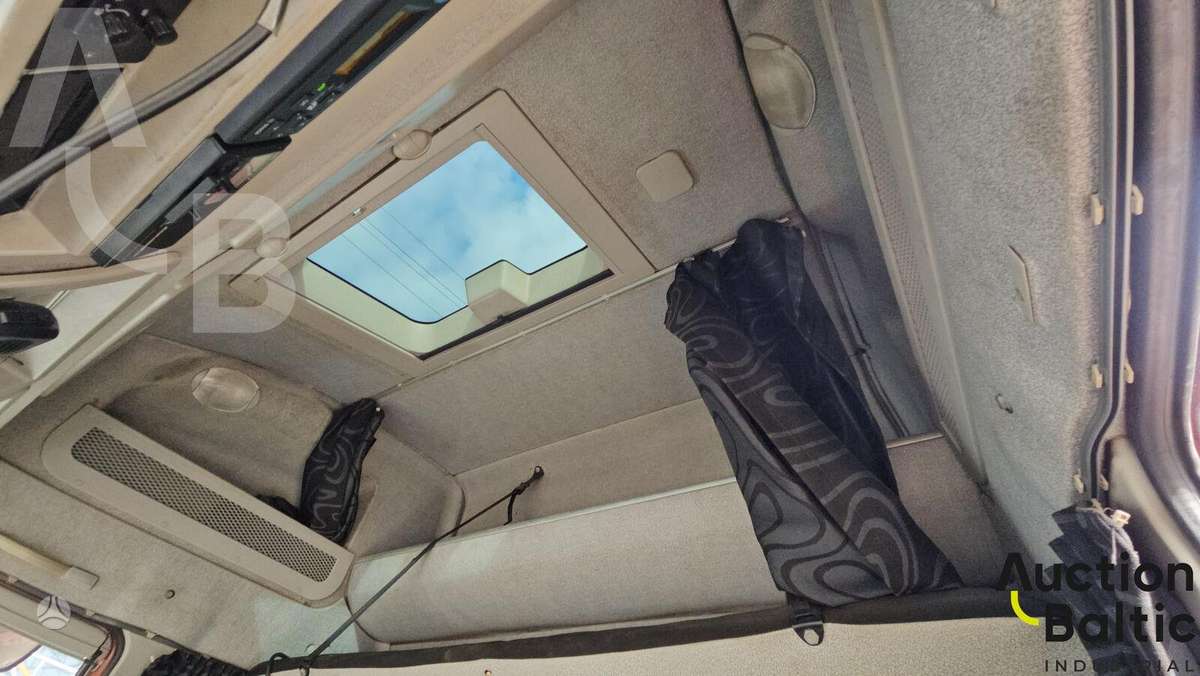 Iveco ML 120E25, автовозы