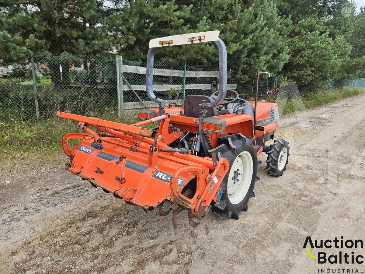 Kubota GL 220, traktoriai