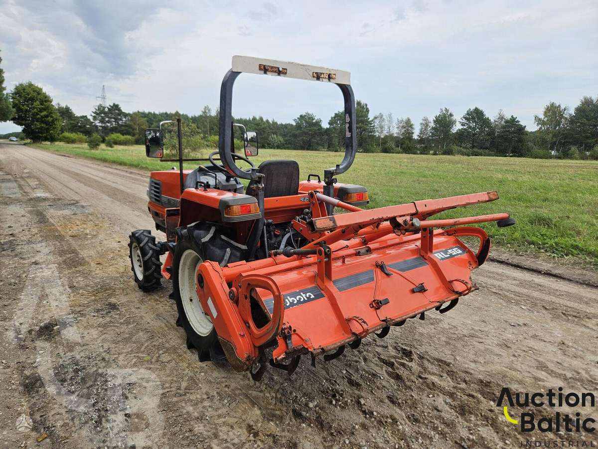 Kubota GL 220, traktoriai