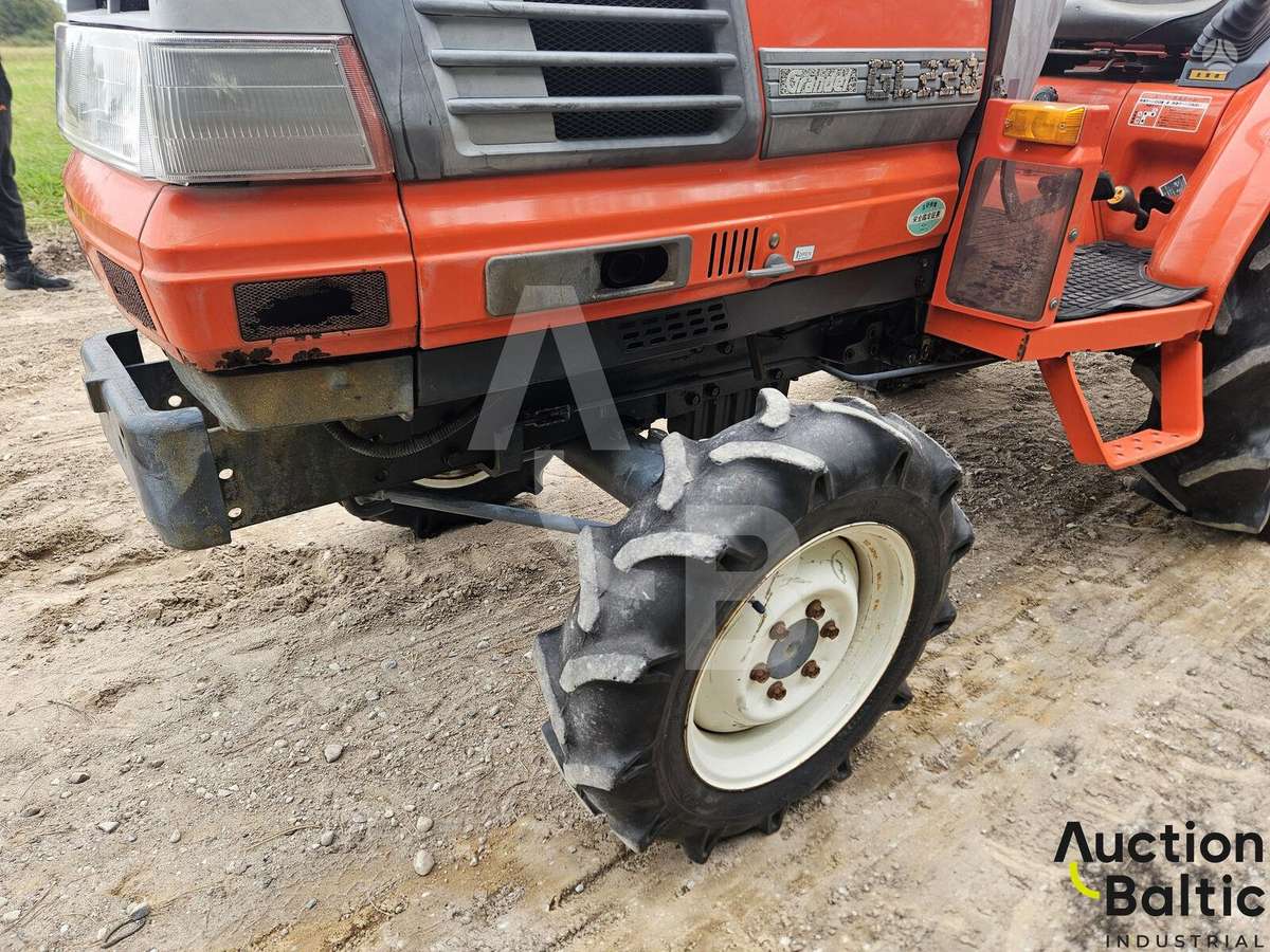 Kubota GL 220, traktoriai