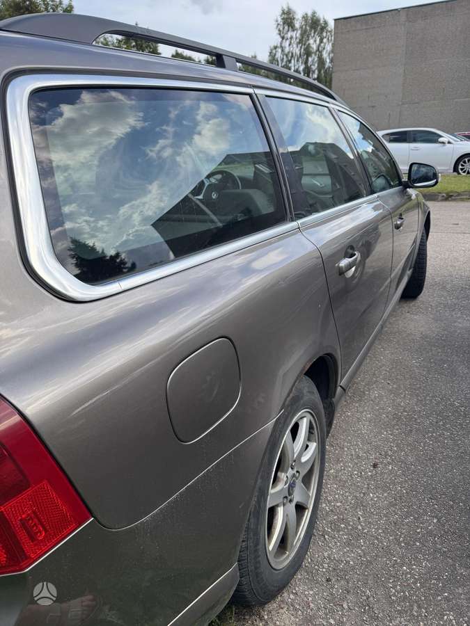 Volvo V70, 2.4 l., universalas