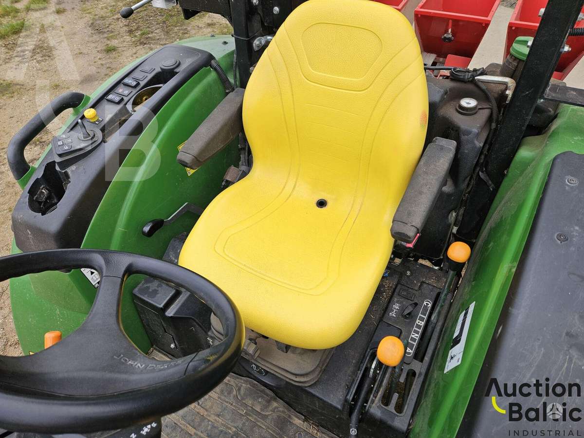 John Deere 4049 M, traktoriai