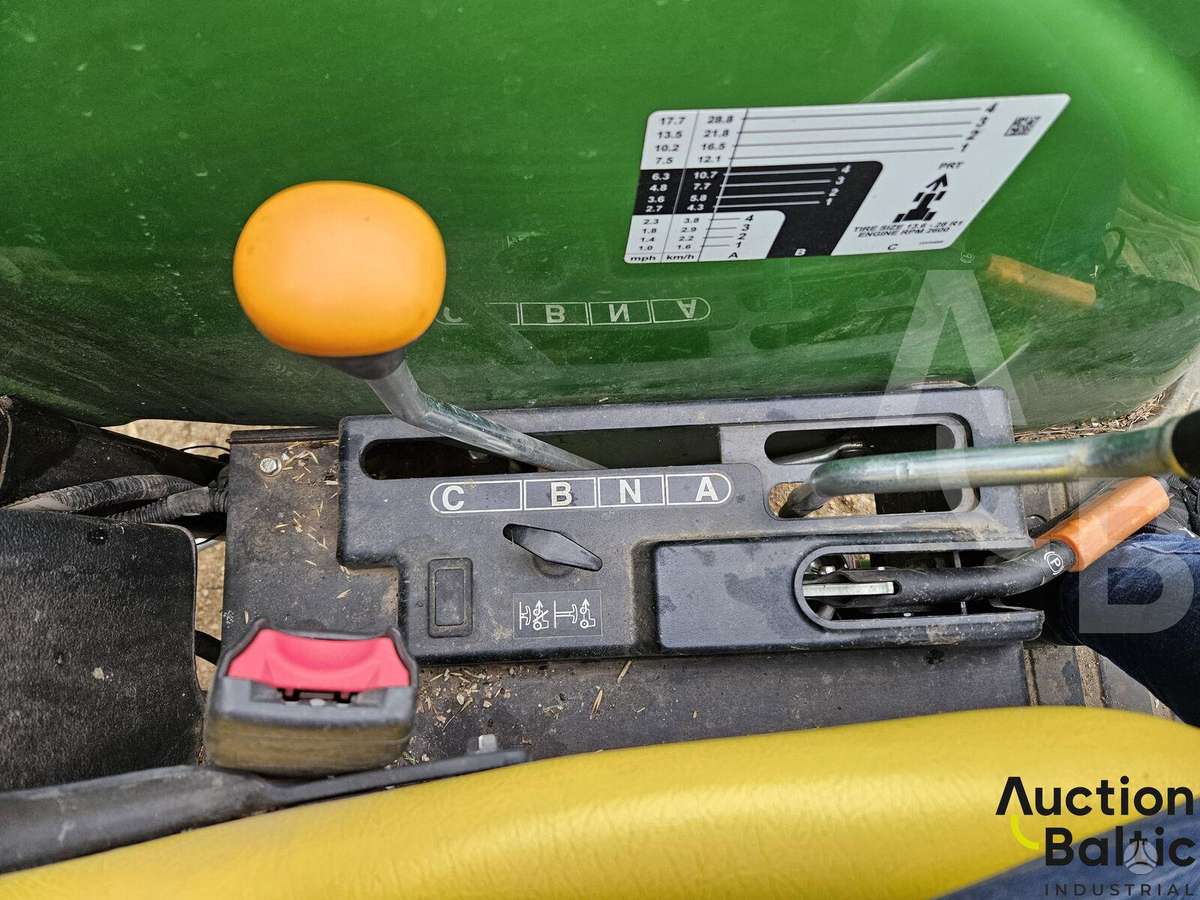 John Deere 4049 M, traktoriai
