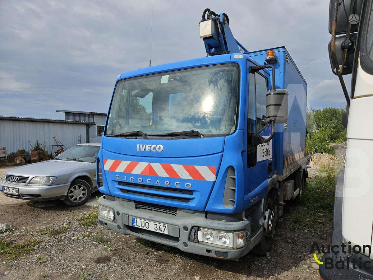 Iveco 100E 18, boom lift
