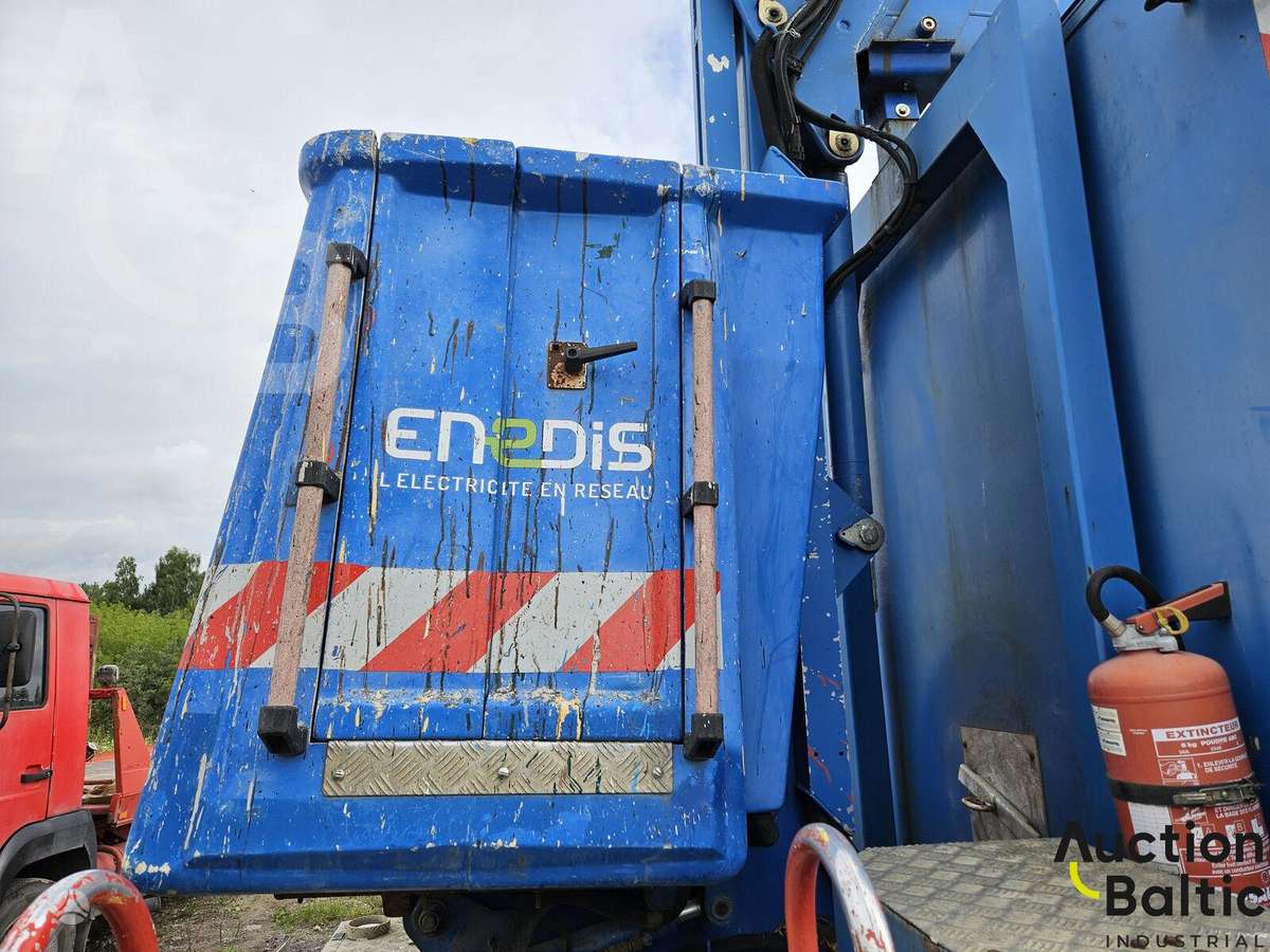 Iveco 100E 18, boom lift