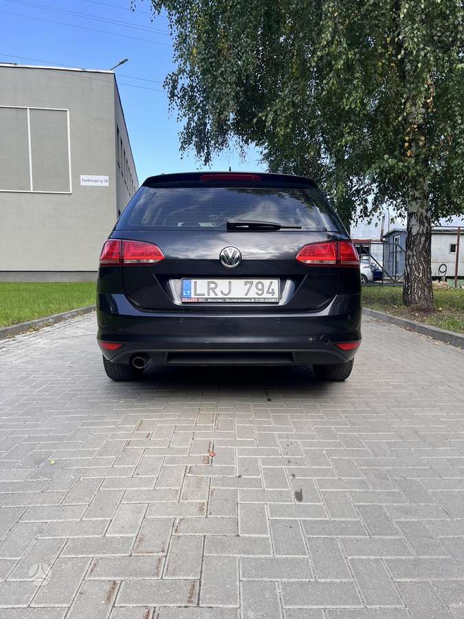 Volkswagen Golf - 6