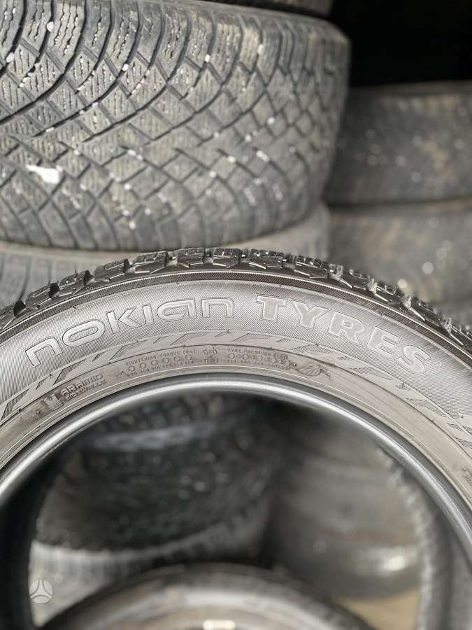 Nokian, зимние 215/60 R17