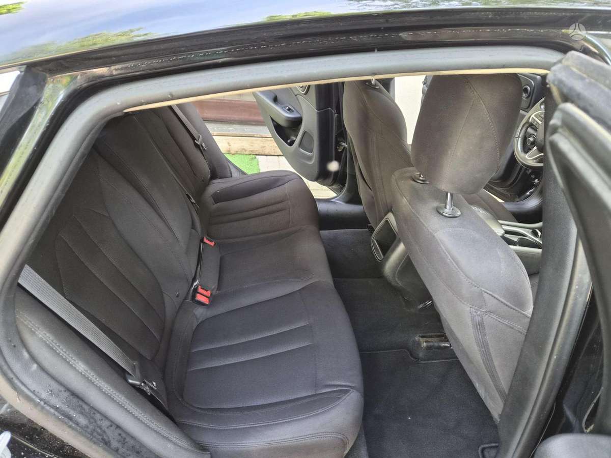 Chrysler 200, 2.4 l., Седан