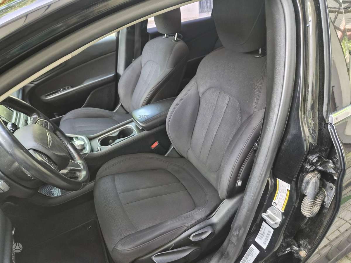 Chrysler 200, 2.4 l., Седан