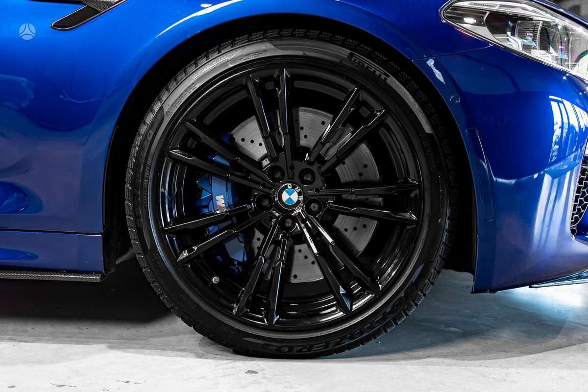 BMW M5, 4.4 l., Седан