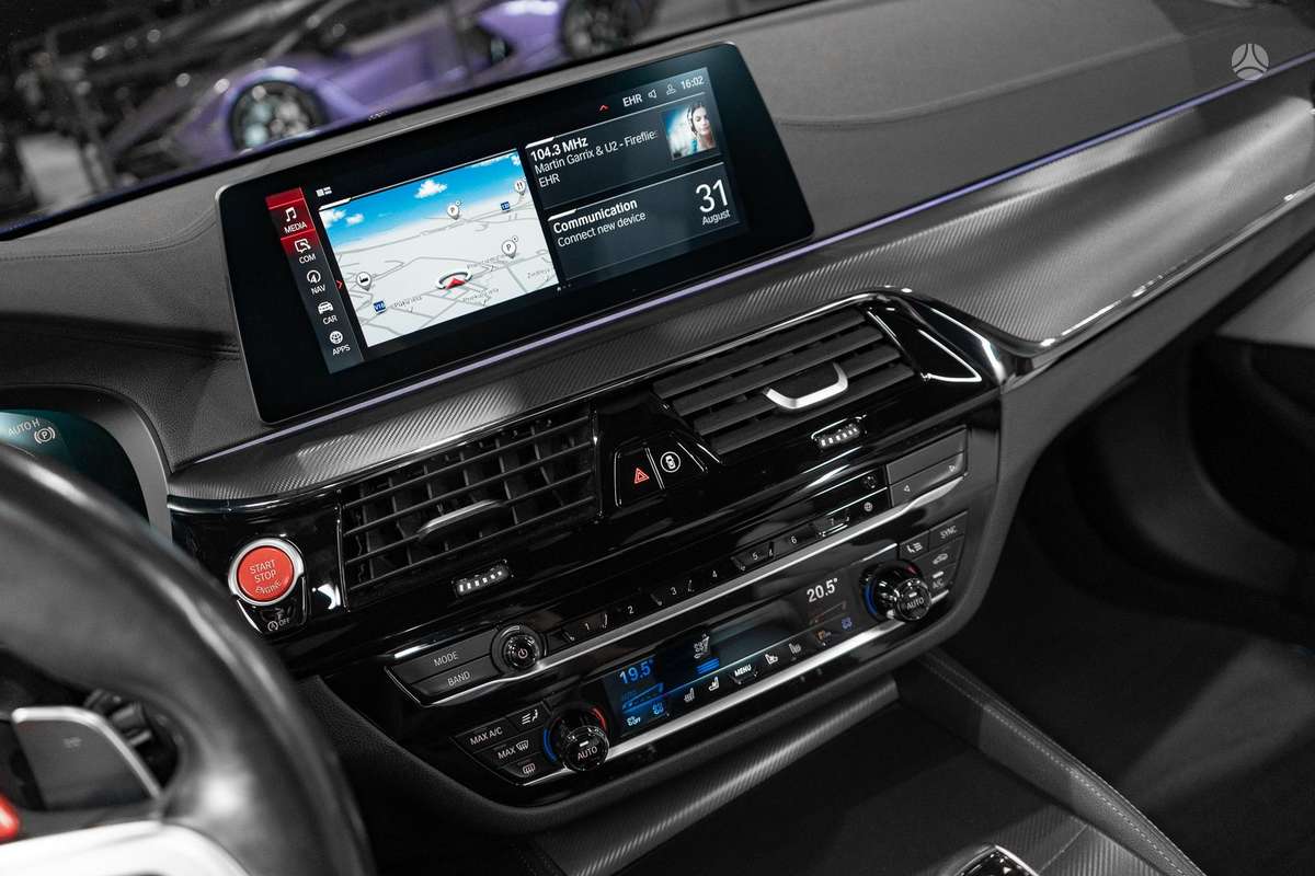 BMW M5, 4.4 l., Седан