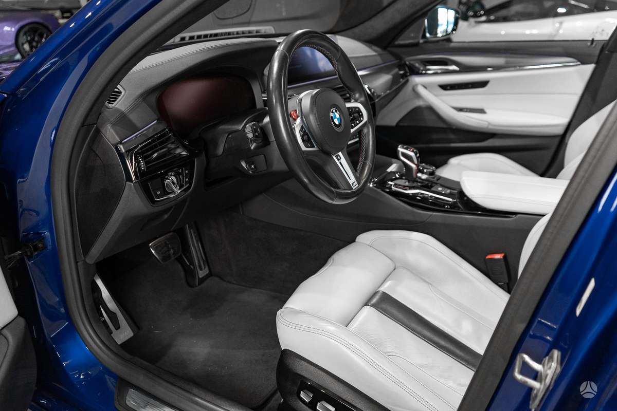 BMW M5, 4.4 l., Седан
