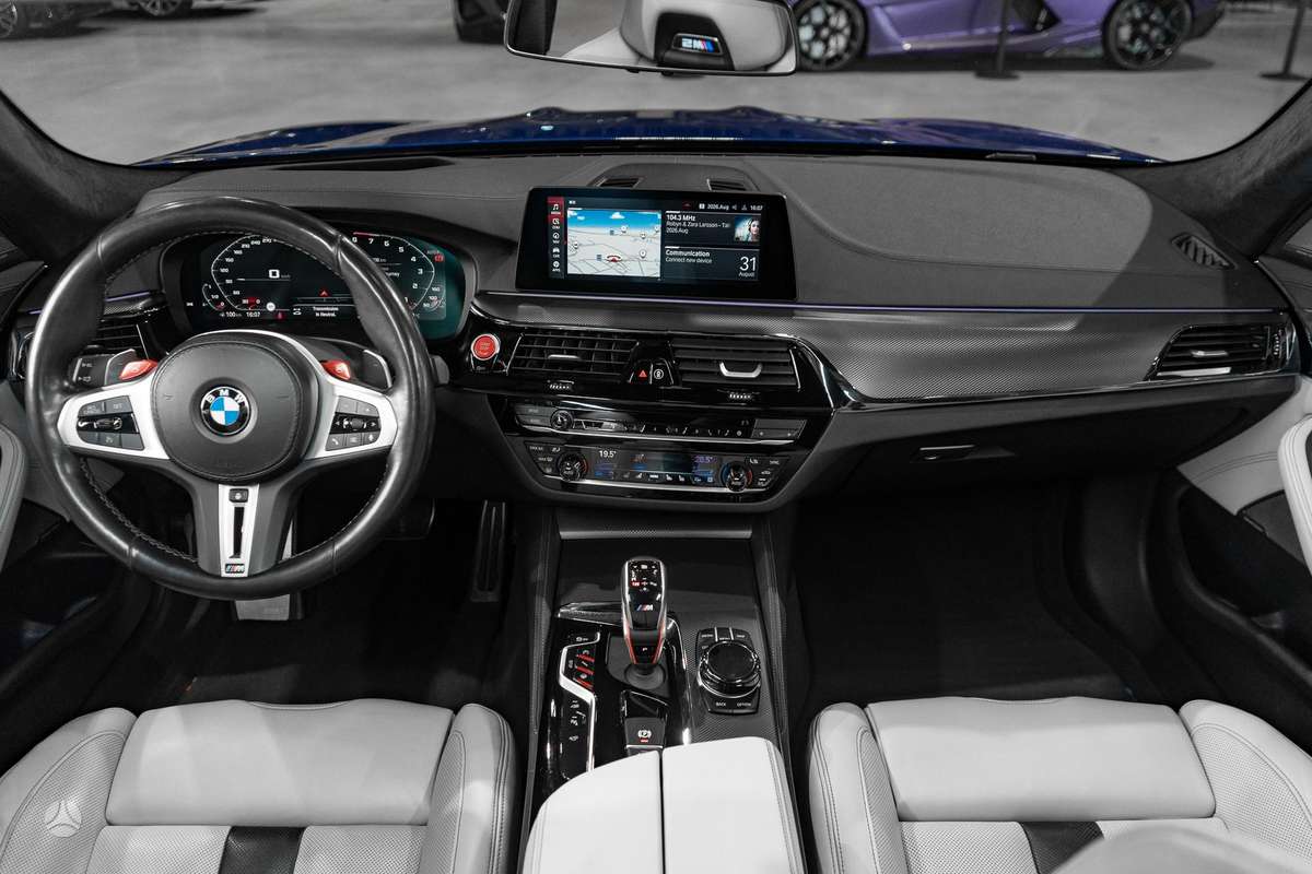 BMW M5, 4.4 l., Седан