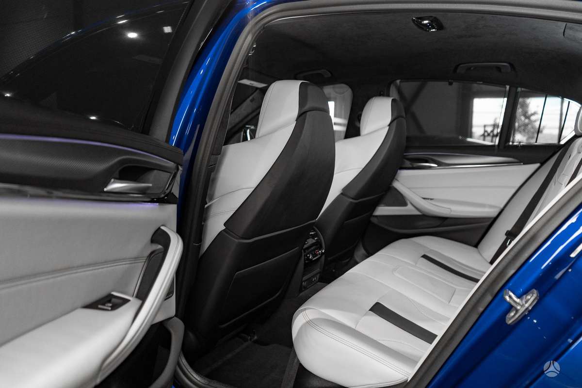 BMW M5, 4.4 l., Седан