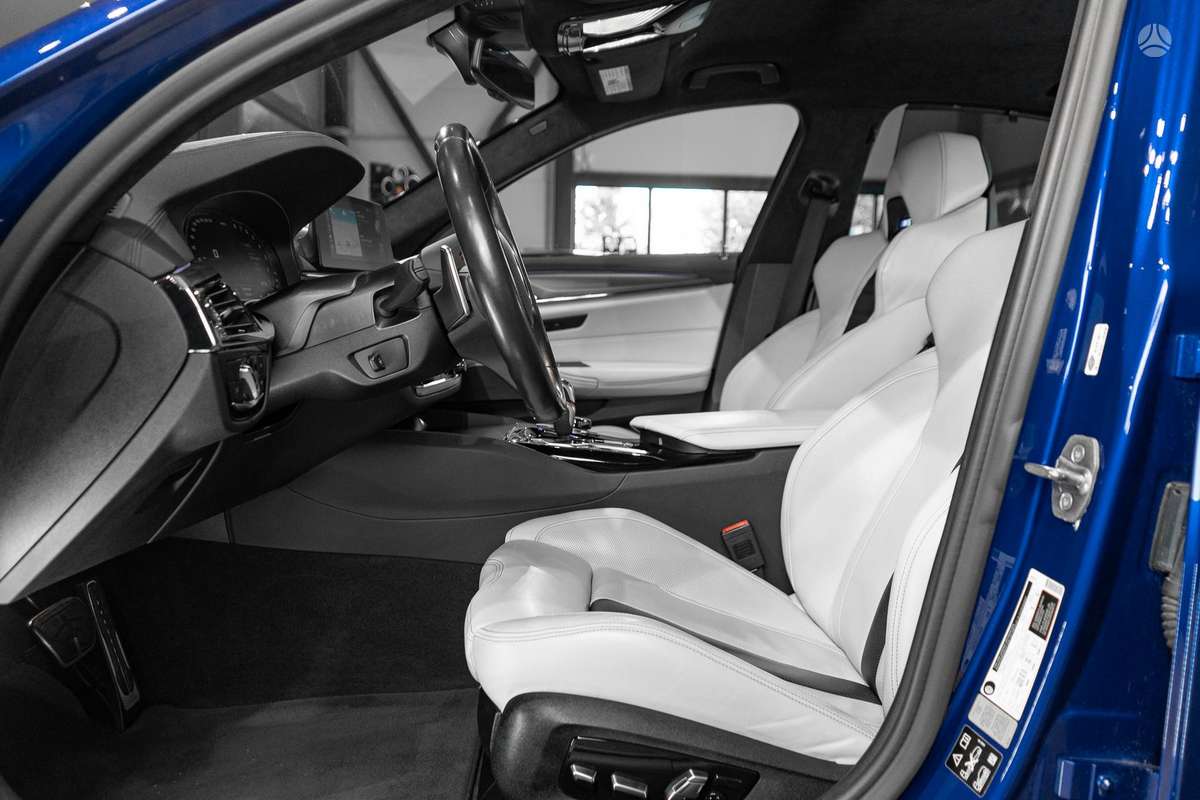 BMW M5, 4.4 l., Седан