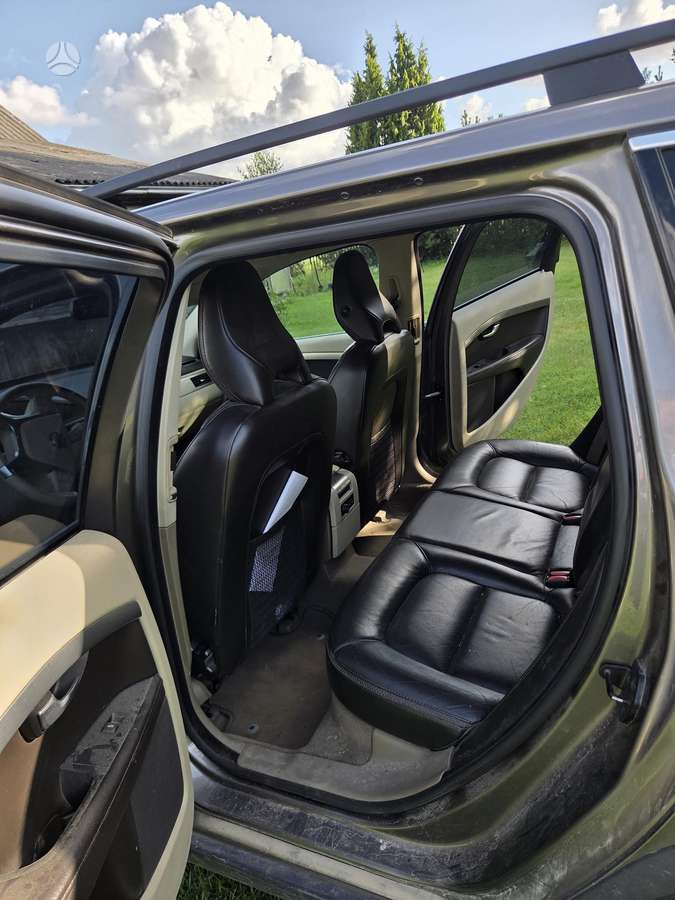 Volvo XC70, Универсал