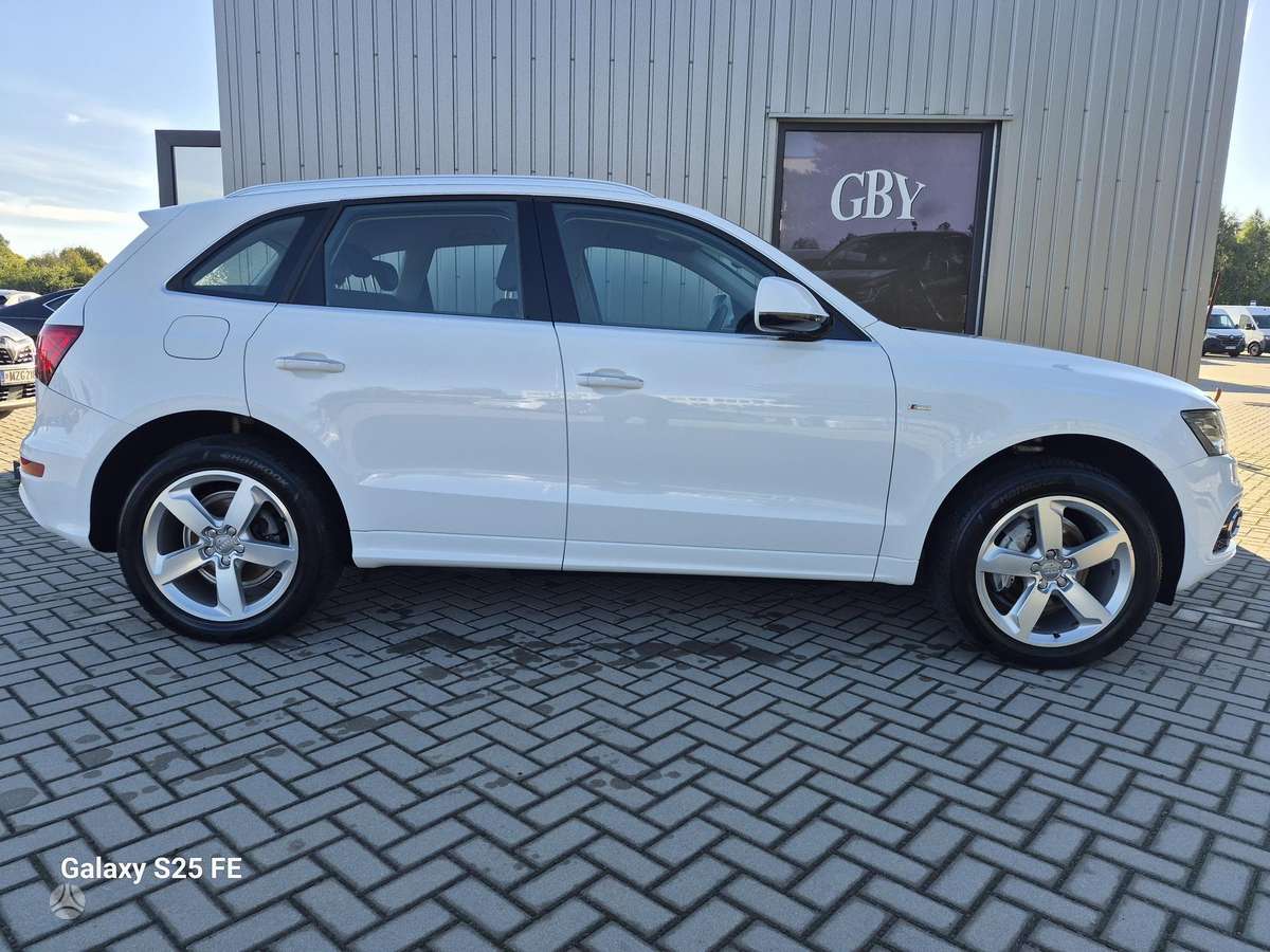 Audi Q5, 2.0 l., Внедорожник / Кроссовер